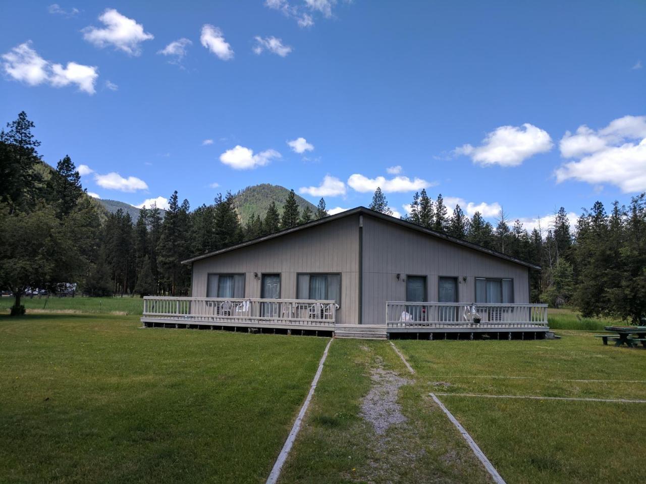 Rock Creek Mercantile & Motel Clinton Dış mekan fotoğraf